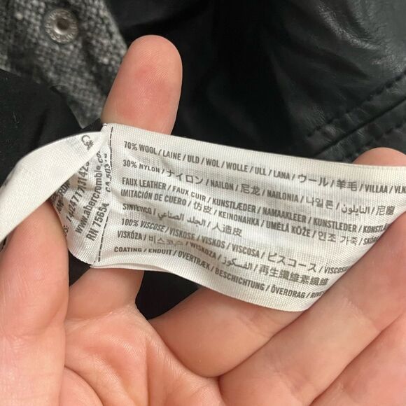 Abercrombie & Fitch Heritage Wool Bomber Jacket Faux Leather Black Gray Size XS - Picture 9 of 9